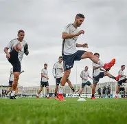 冲刺阶段体能课后；尤文图斯造点机会备战葡超；管理层满意；轮换策略成焦点(尤文图斯对斯图加特)