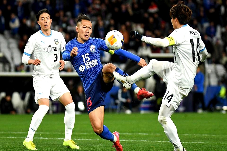 上海申花训练开放日，今晚迎来里程碑引欢呼，欧联在即，年轻球员得到机会(升迁之路宋立海)