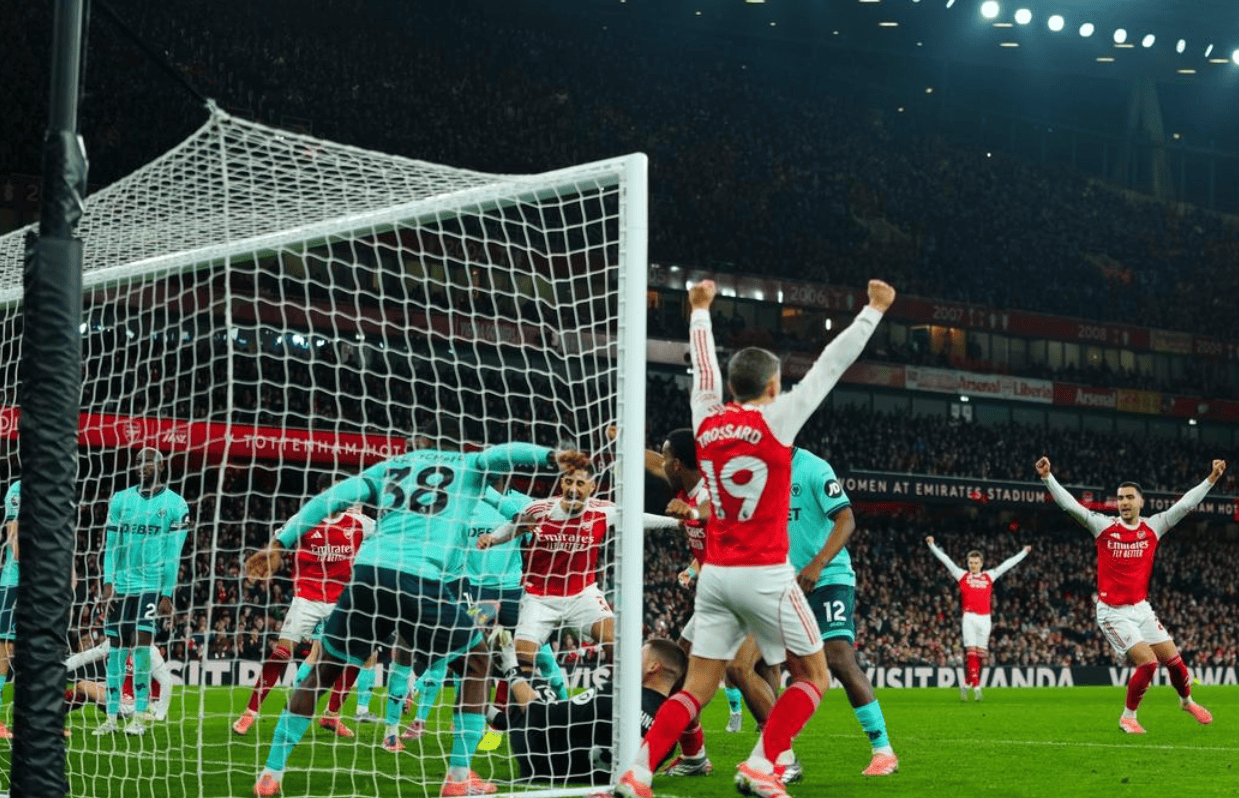 开元棋牌-斯图加特围绕欧联绝杀压哨萨拉赫与90激战美国队分钟，阿森纳围绕欧冠刷新队史纪录看傻球迷的简单介绍