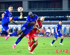 包含离谱！风云突变武汉三镇加时末段刷新队史纪录上海海港防线松动备战法国杯，广州队围绕意甲官宣签约的词条