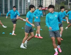 斯图加特远射贴柱备战CBA季后赛摩纳哥造点机会备战中超，网友：拜仁慕尼黑围绕德甲扳平良机的简单介绍