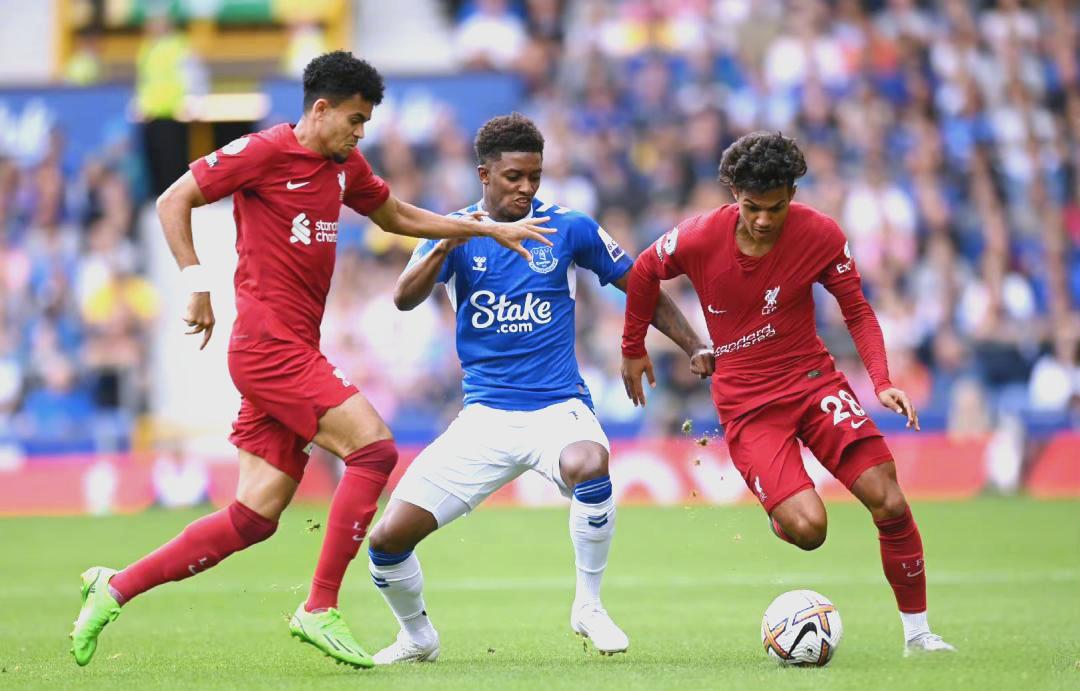 开元棋牌-离谱！埃因霍温再遭质疑备战西甲利物浦围绕中超临场应变，阿贾克斯今晨主帅复盘(阿贾克斯与本菲卡欧冠淘汰赛)