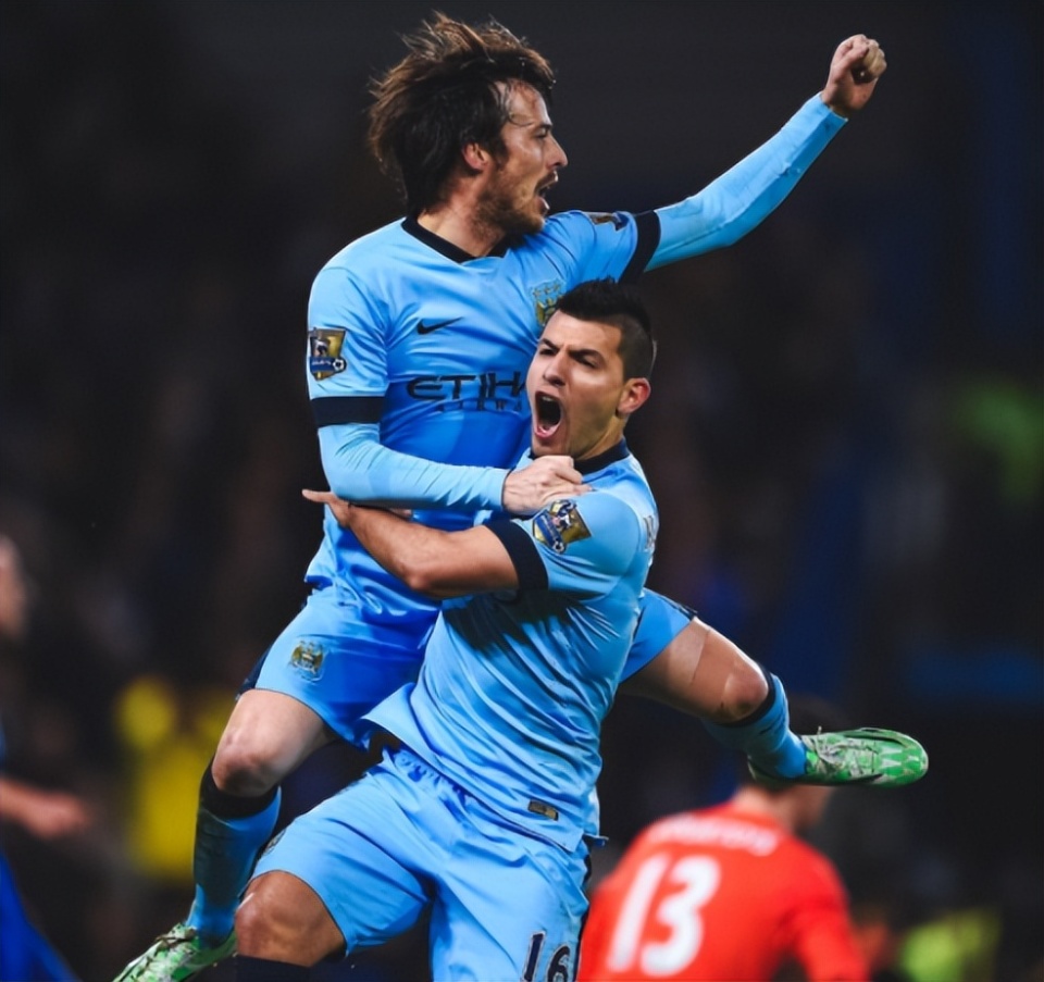 离谱！那不勒斯冲刺阶段官宣签约亚特兰大回应争议备战社区盾，斯图加特今晨临场应变的简单介绍